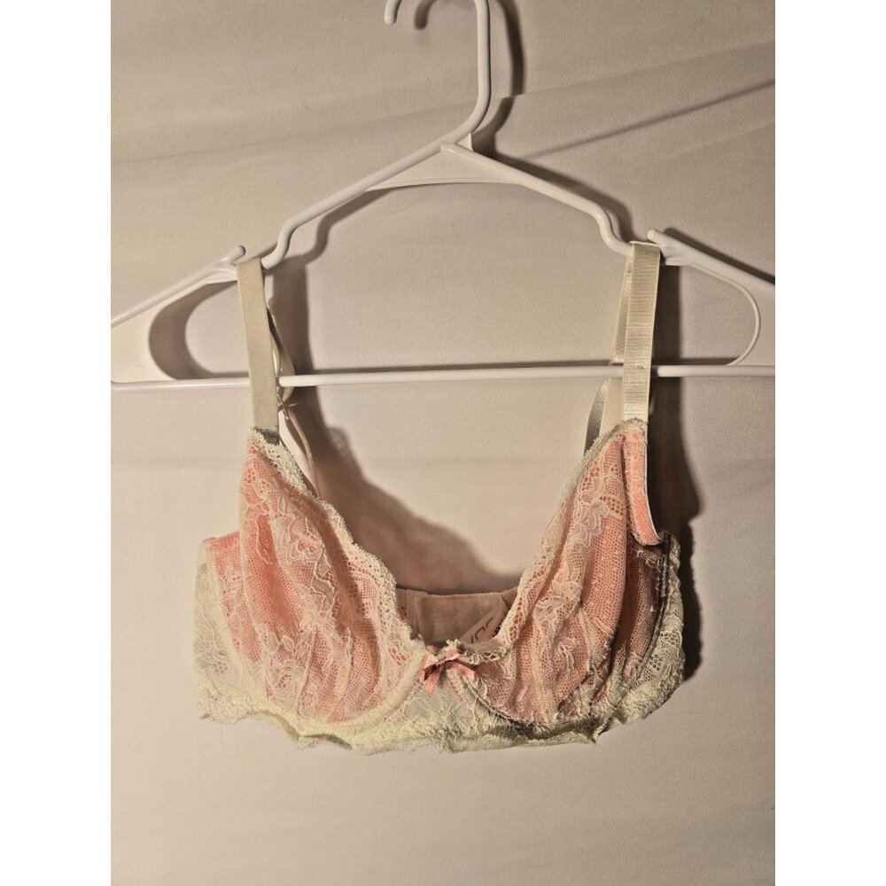 The Body Up 2 Bra White Lacy Fairy Sexy Women’s Size 34DD Underwire Push Up‎
